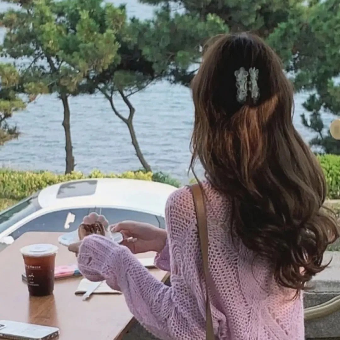 三角草的春天 高清封面